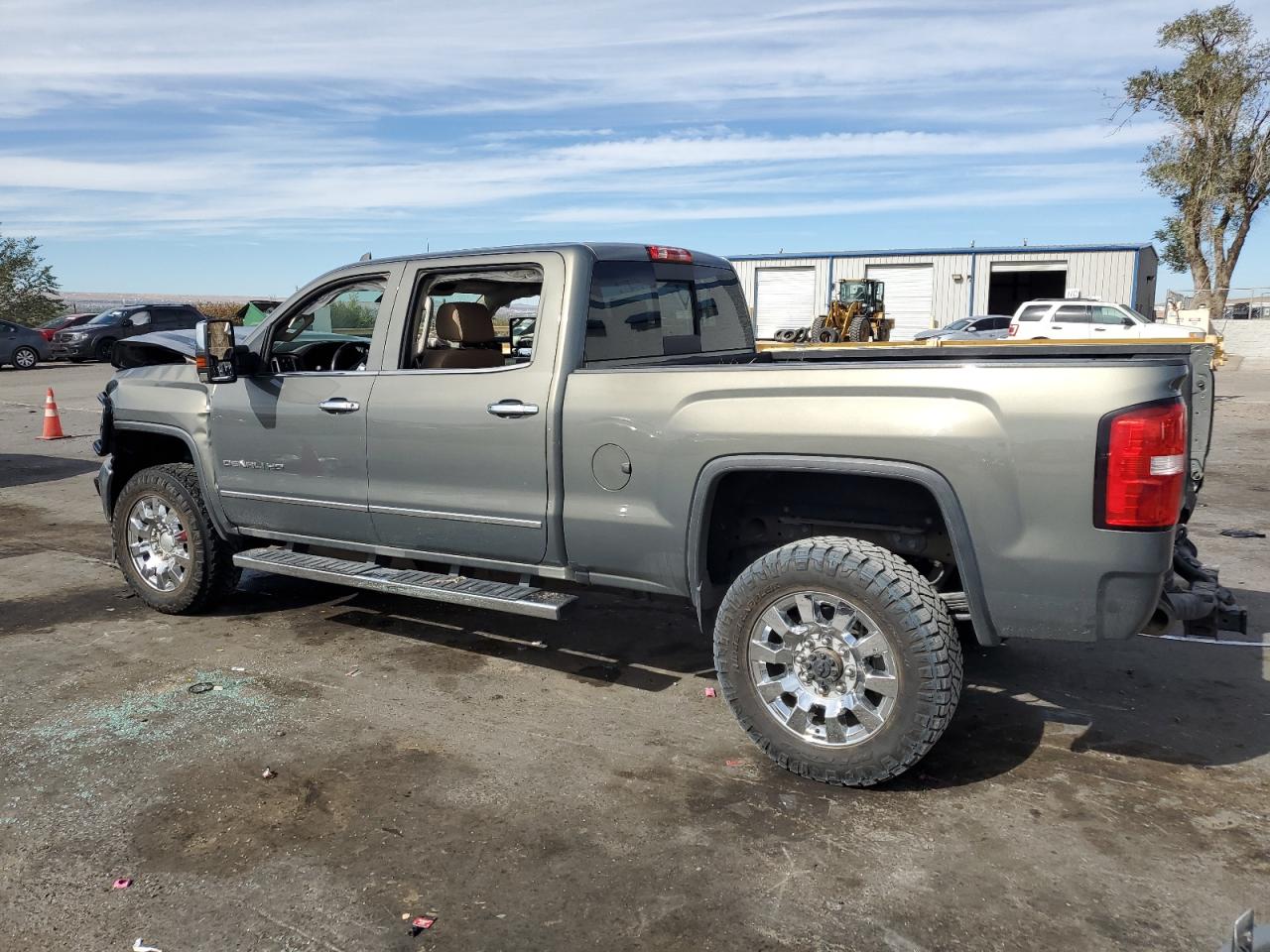2017 GMC Sierra - Image 2