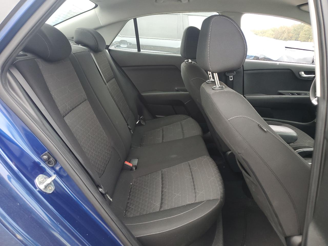 2020 Kia Rio - Image 10