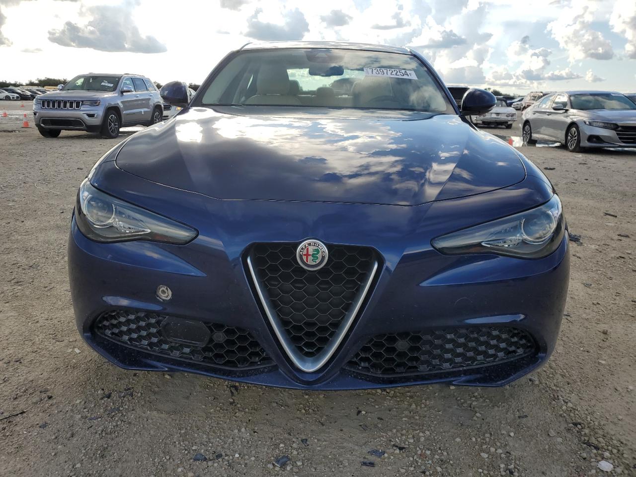2017 Alfa Romeo Giulia - Image 5