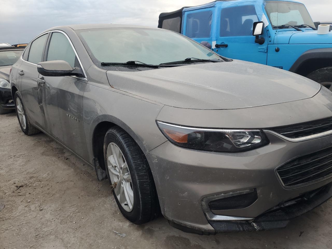2017 Chevrolet Malibu - Image 4