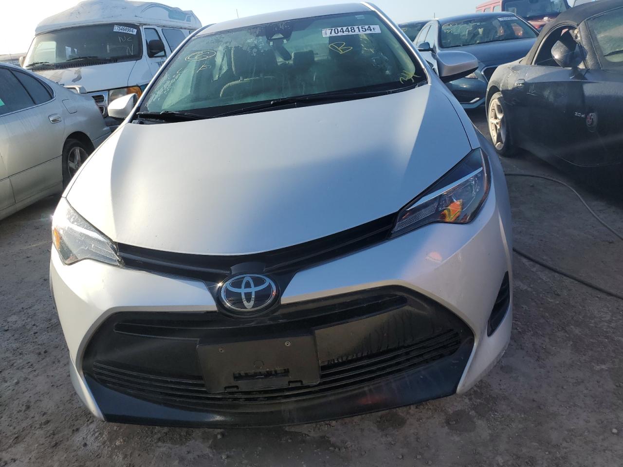 VIN 2T1BURHE5JC055097 2018 TOYOTA COROLLA no.5