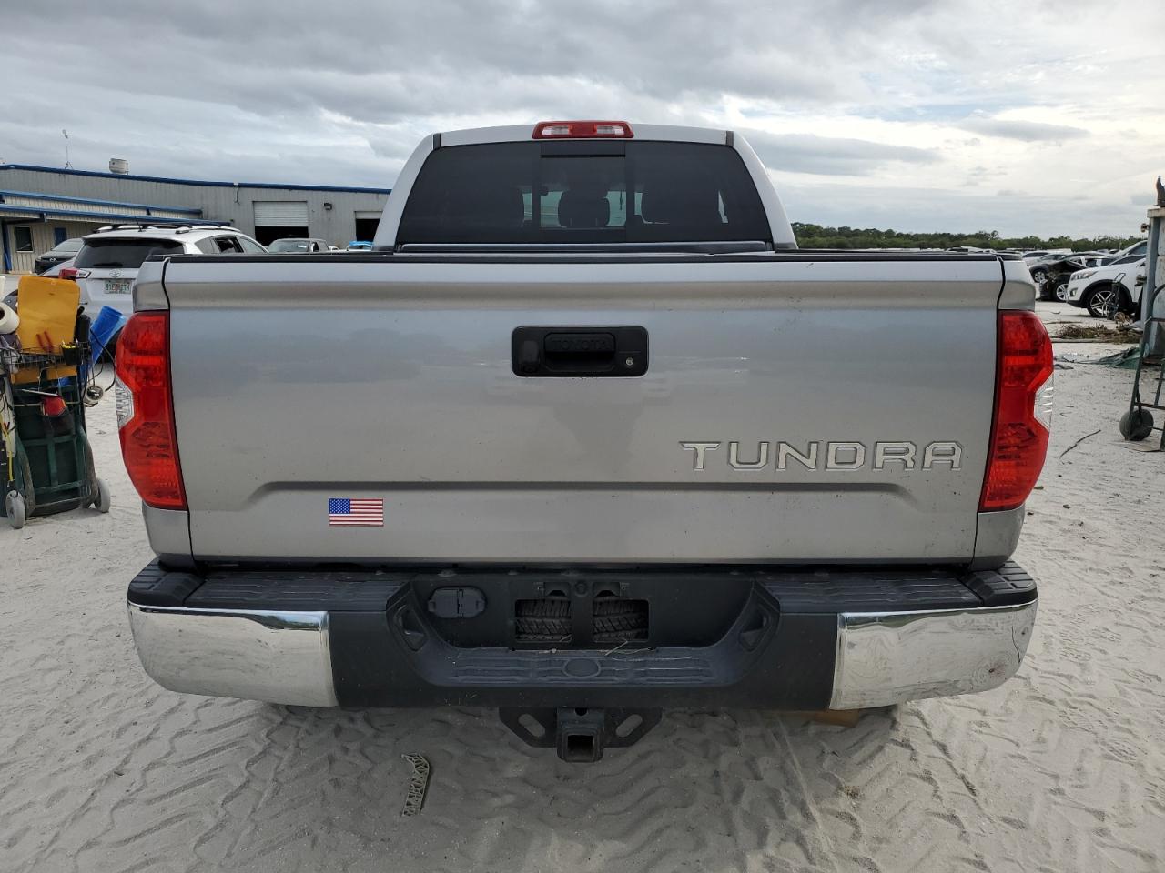 5TFRY5F19JX240847 2018 Toyota Tundra Double Cab Sr