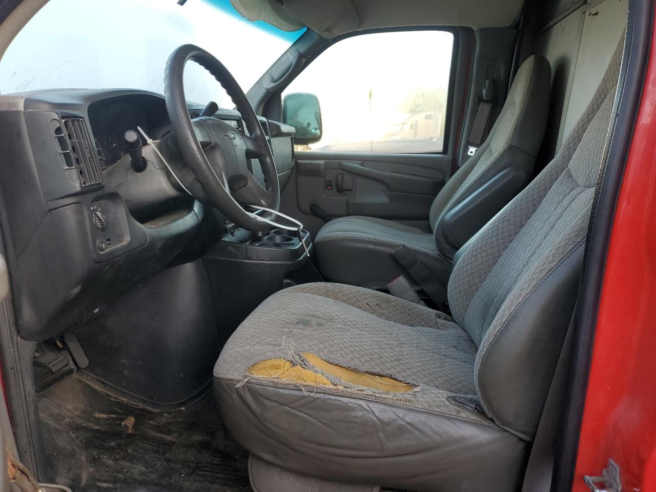 1GBHG31U841185064 2004 Chevrolet Express G3500