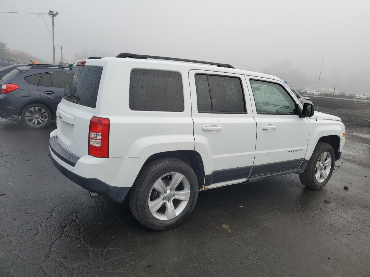 VIN 1C4NJRBB2ED665519 2014 JEEP PATRIOT no.3