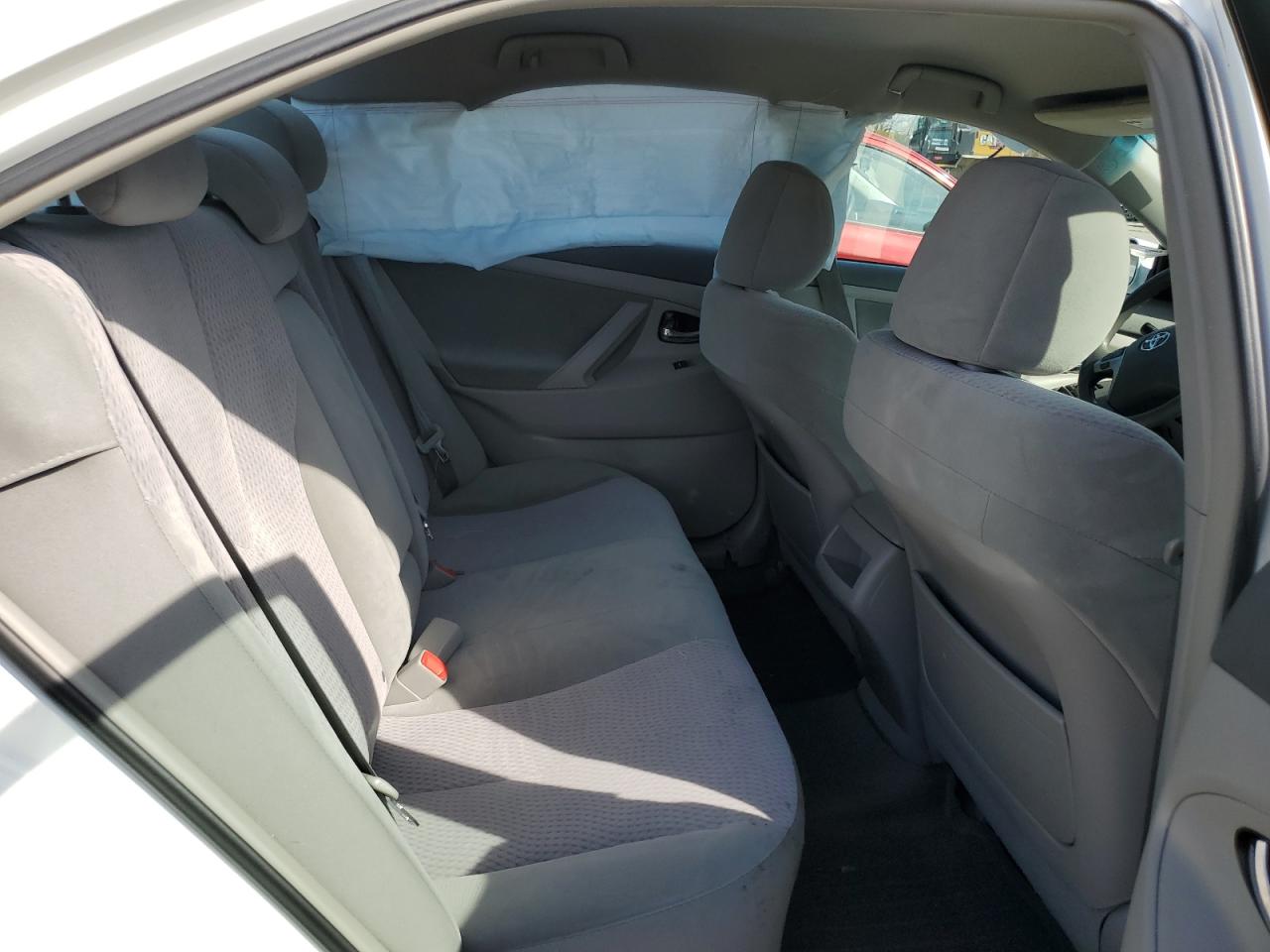 2010 Toyota Camry - Image 10