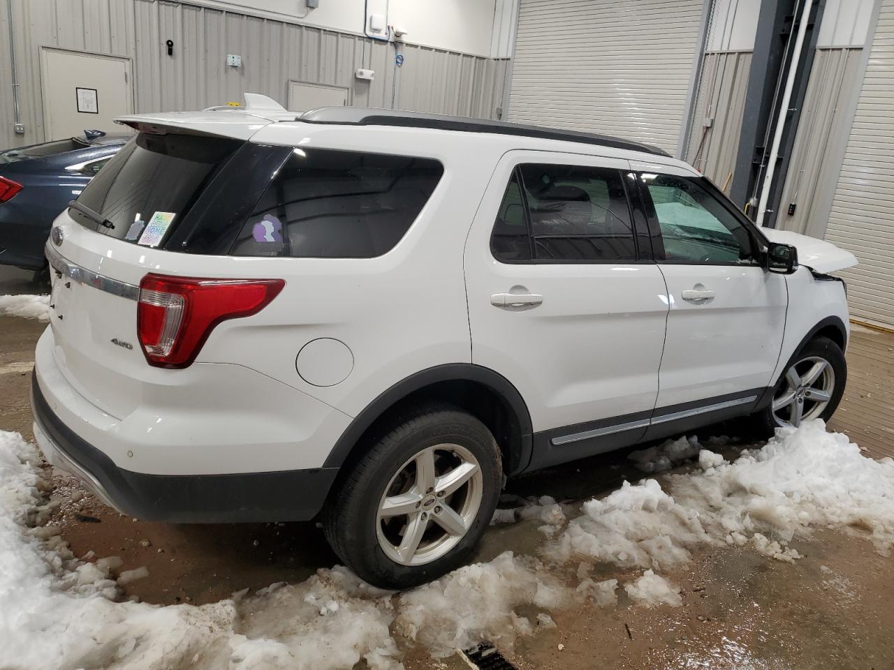 VIN 1FM5K8D88HGA41747 2017 FORD EXPLORER no.3