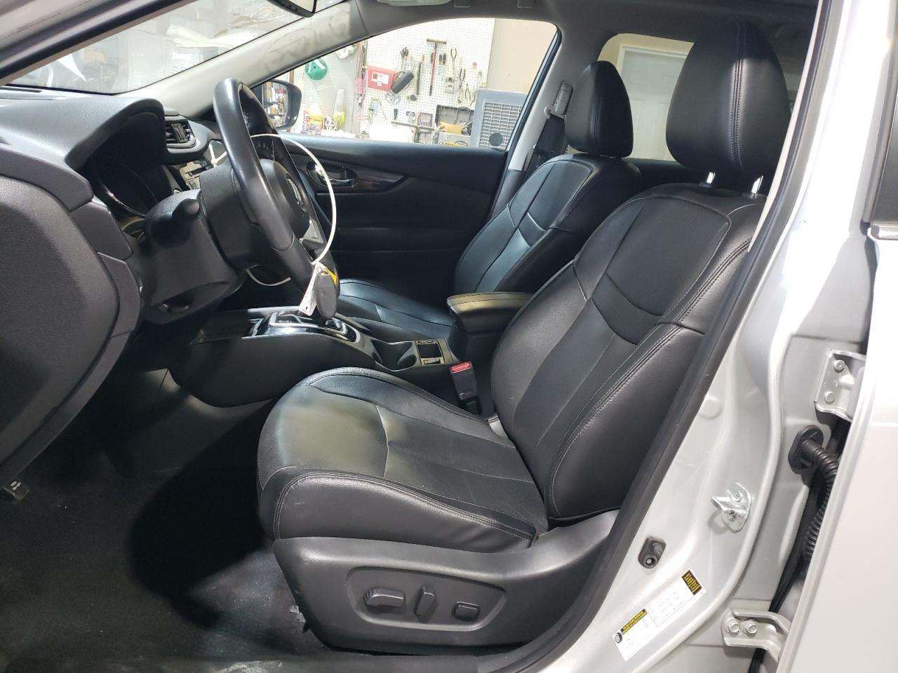 2017 Nissan Rogue - Image 7