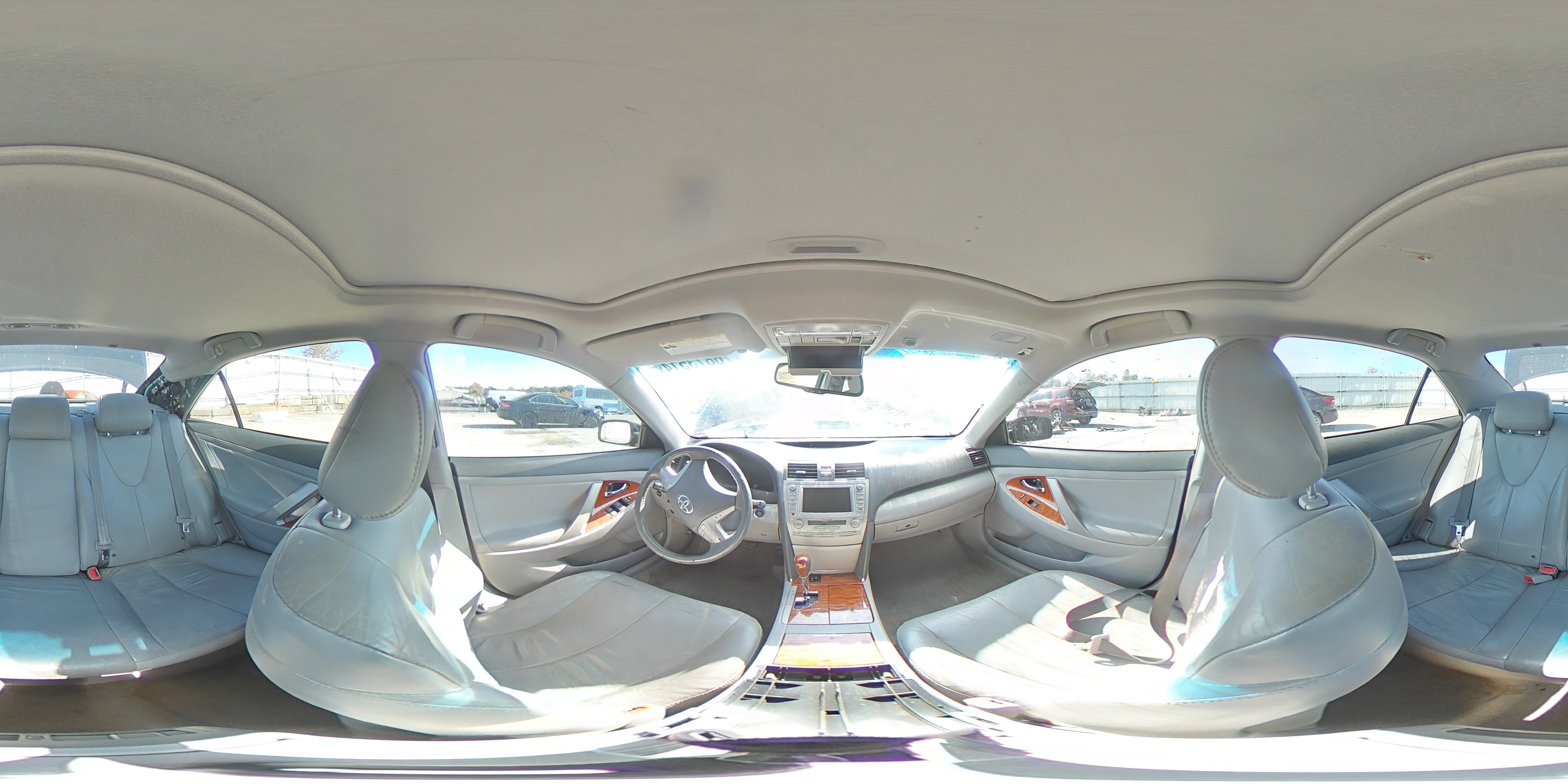2010 Toyota Camry - Image 13