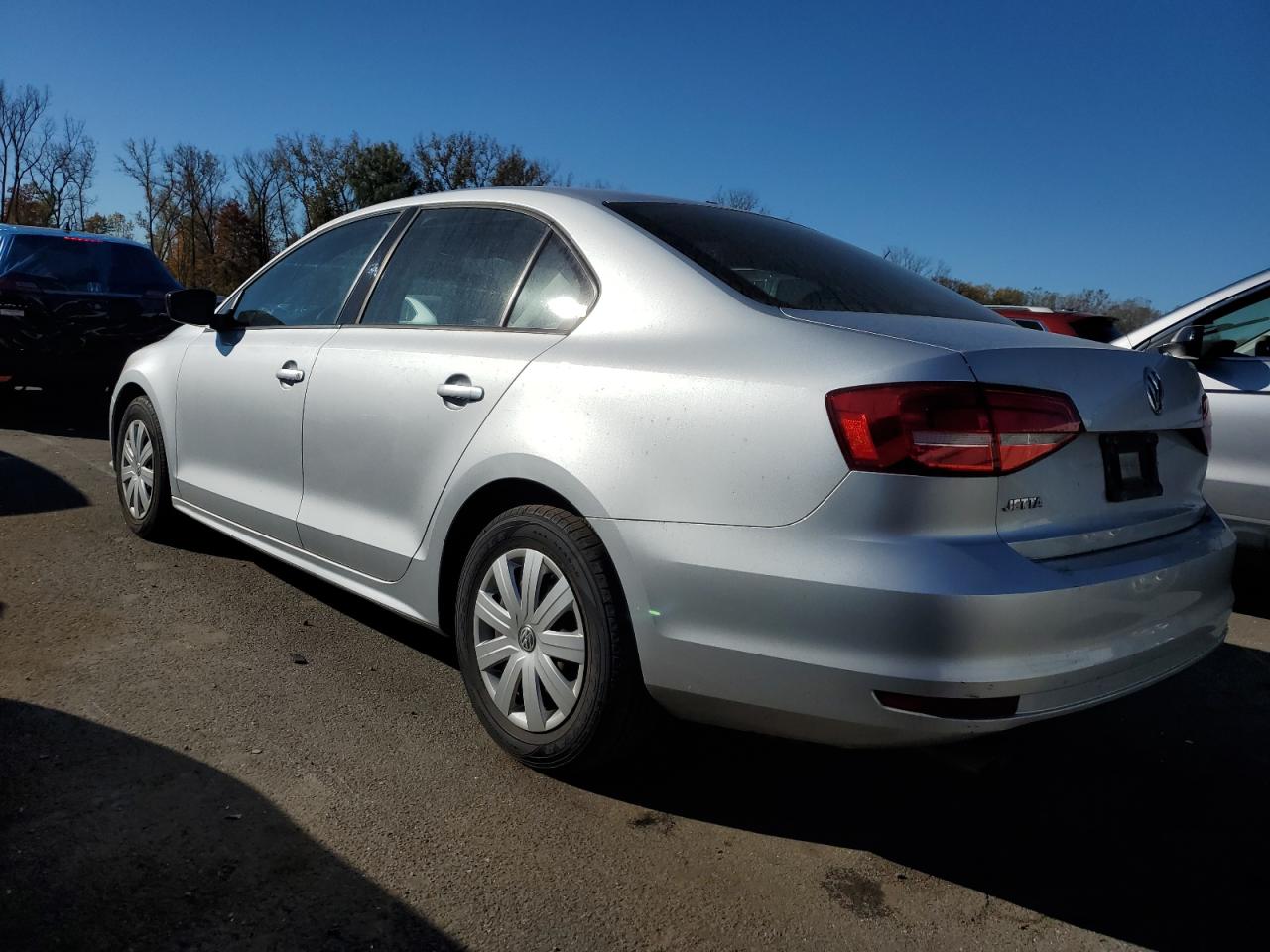 3VW2K7AJ5FM317293 2015 VOLKSWAGEN JETTA - Image 2