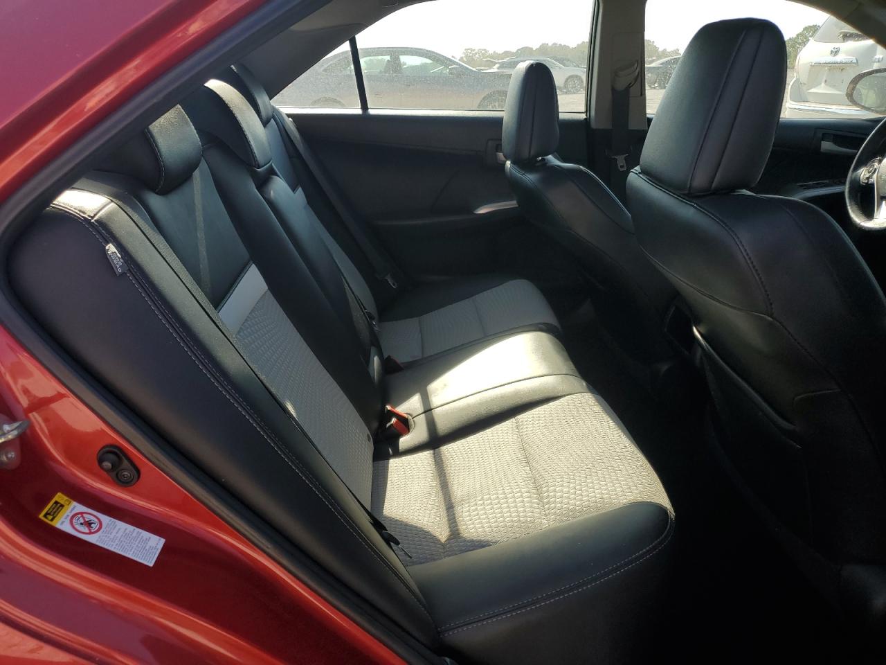 2014 Toyota Camry - Image 10