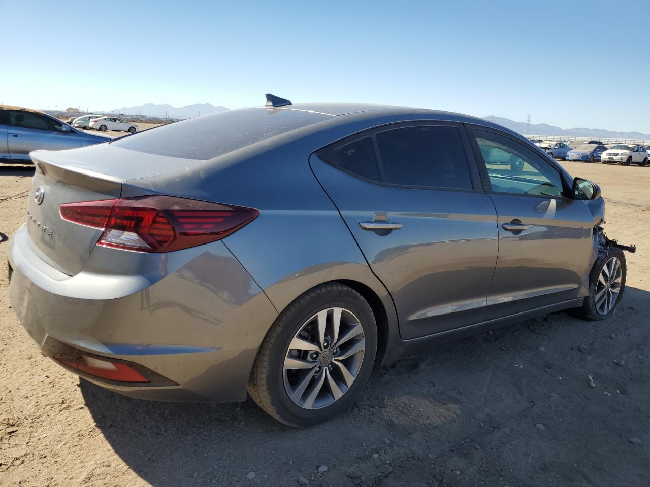 2019 Hyundai Elantra - Image 3