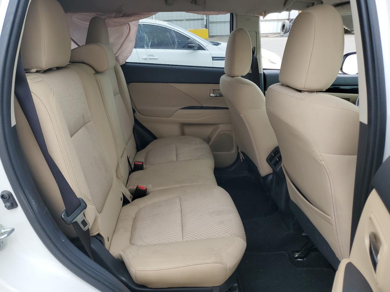 2019 Mitsubishi Outlander - Image 11