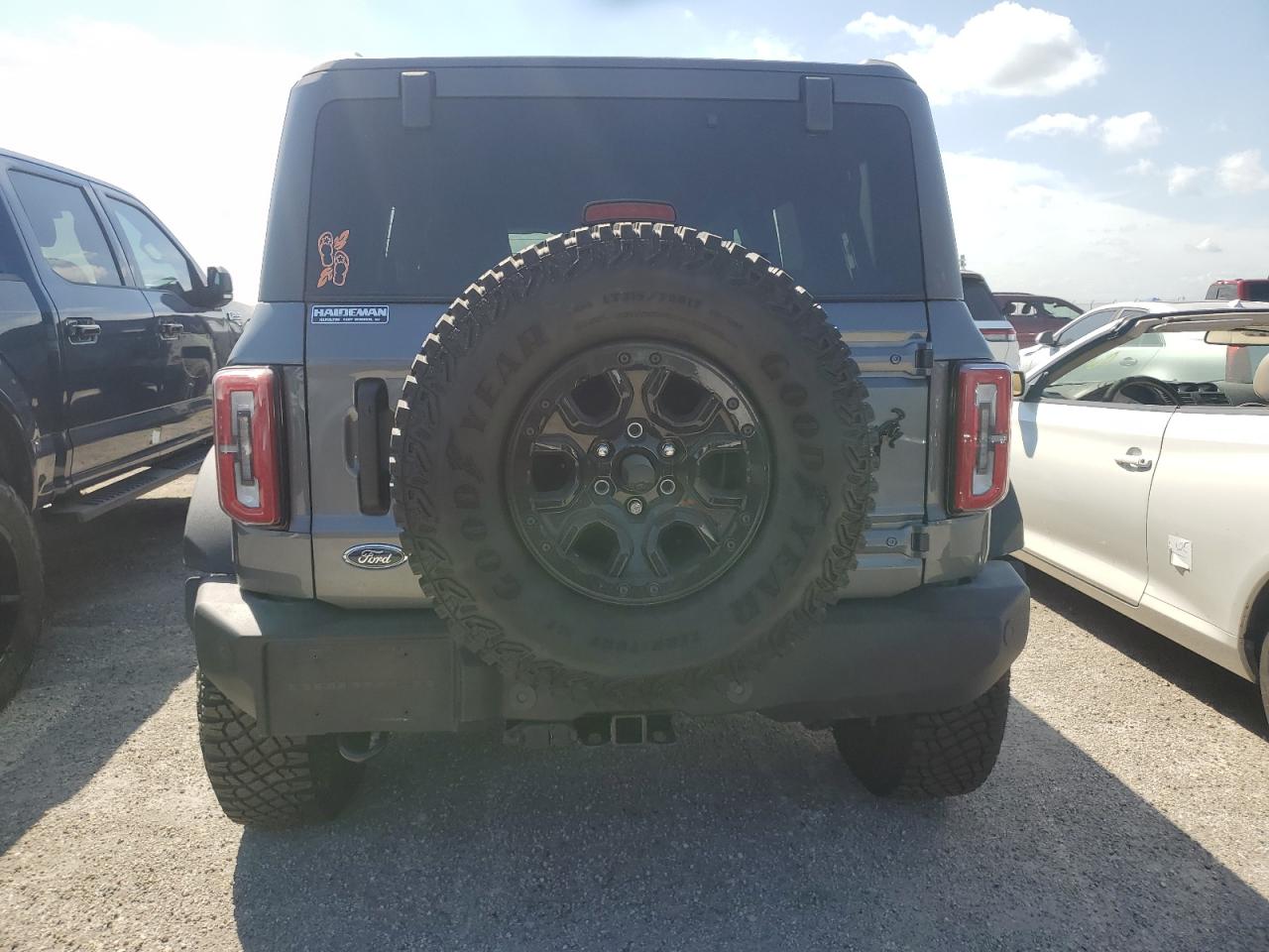 2023 Ford Bronco Base VIN: 1FMEE5DP1PLB82453 Lot: 75087904