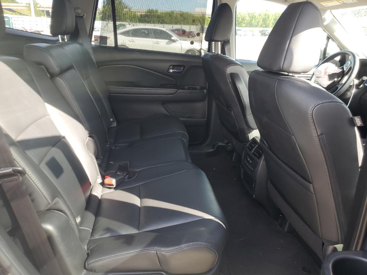 2022 Honda Pilot - Image 11