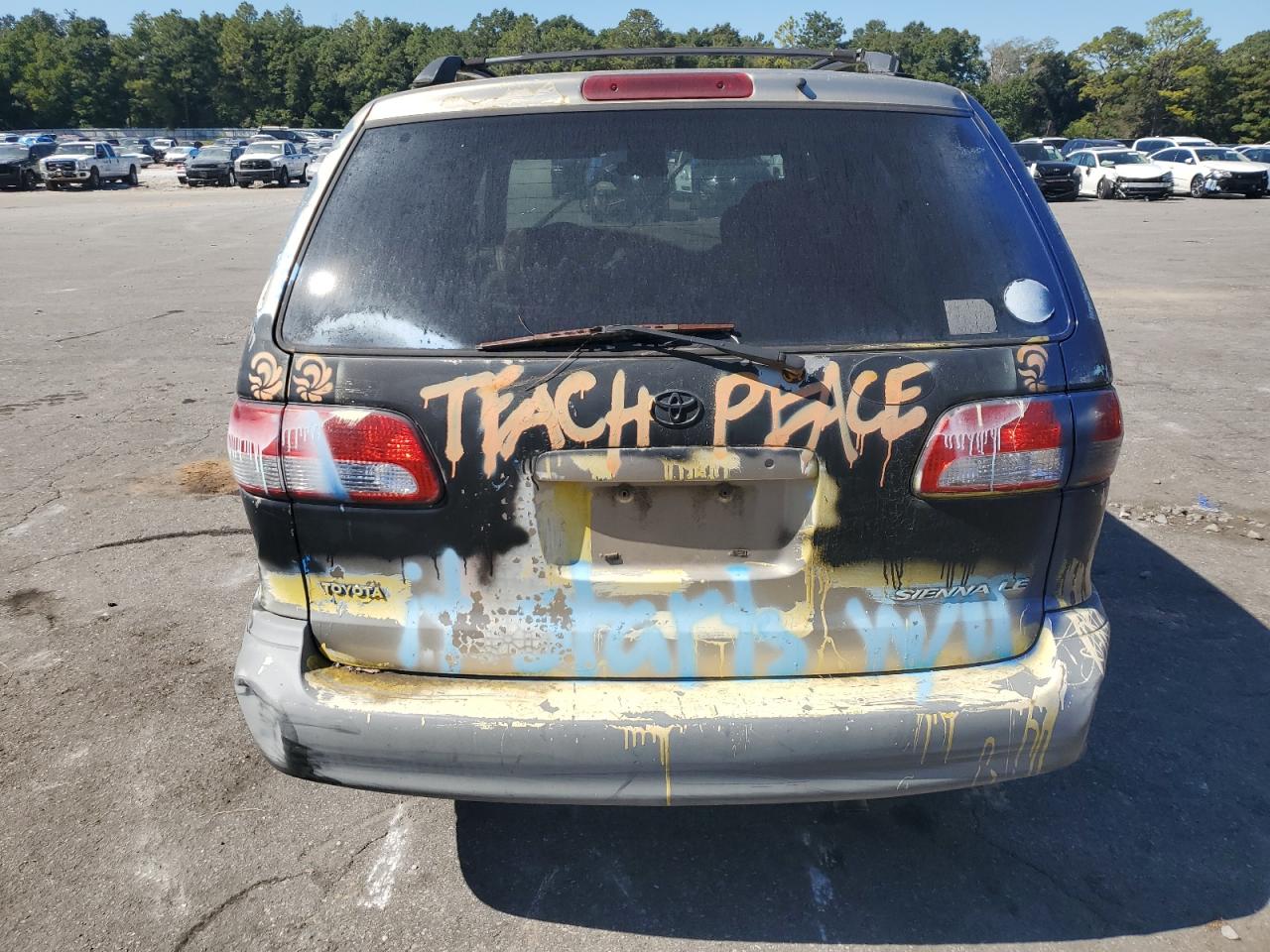 2001 Toyota Sienna Le VIN: 4T3ZF13C31U393555 Lot: 76843924