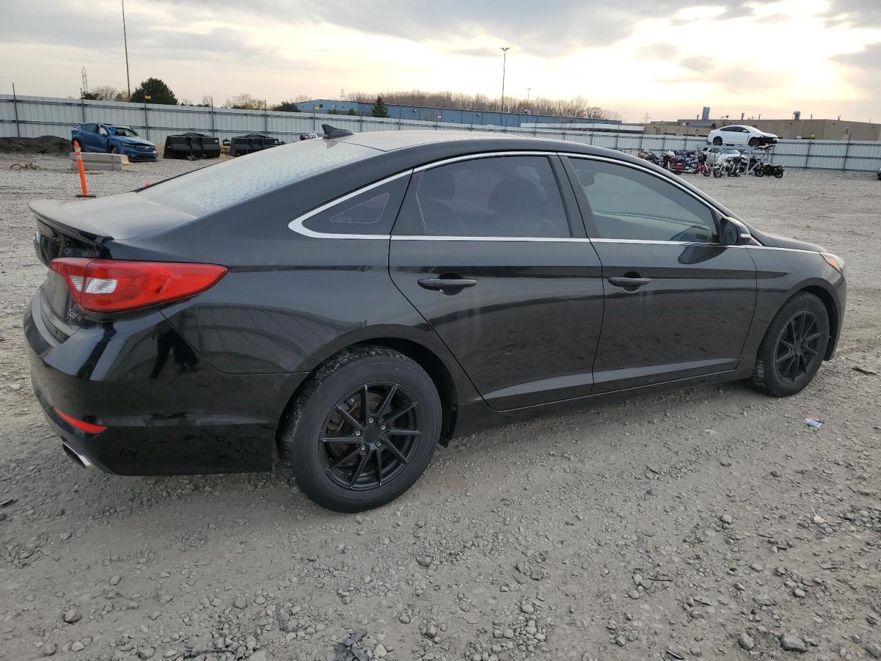 2015 Hyundai Sonata - Image 3