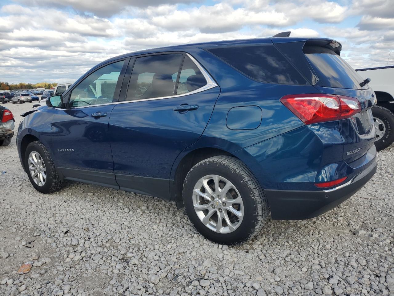 2020 Chevrolet Equinox - Image 2
