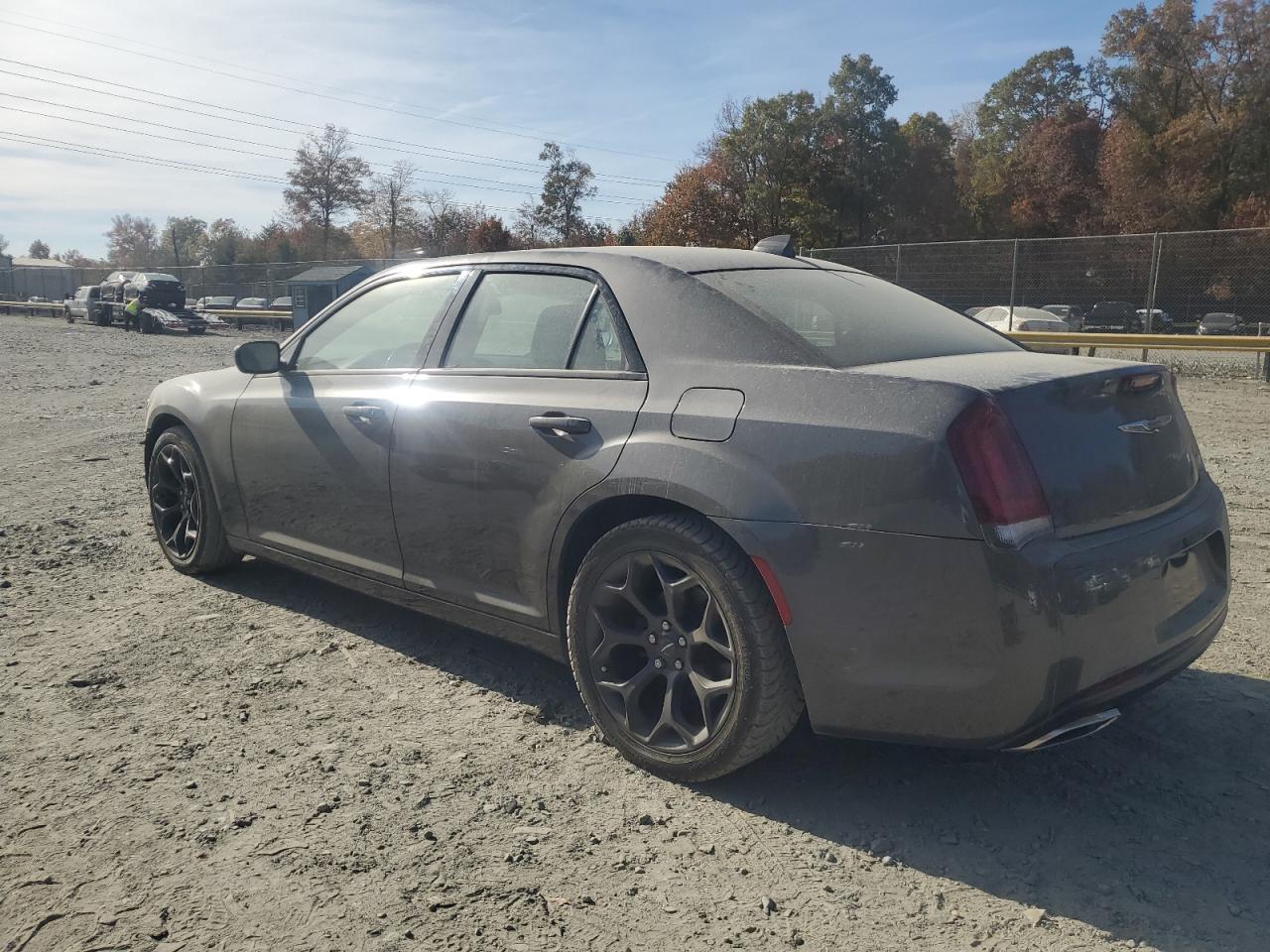 VIN 2C3CCABG9KH660710 2019 CHRYSLER 300 no.2