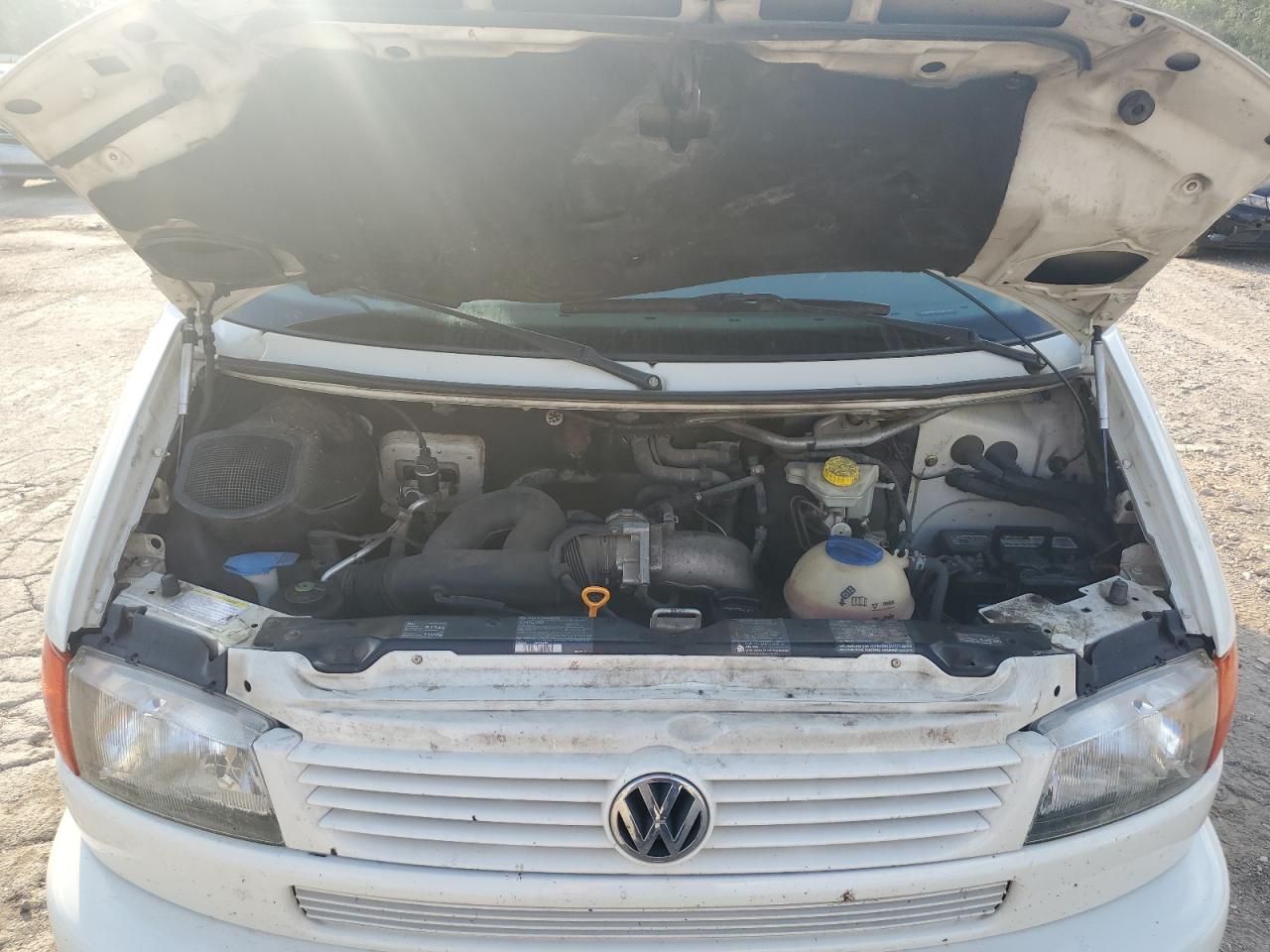 WV2KB47072H018503 2002 Volkswagen Eurovan Gls