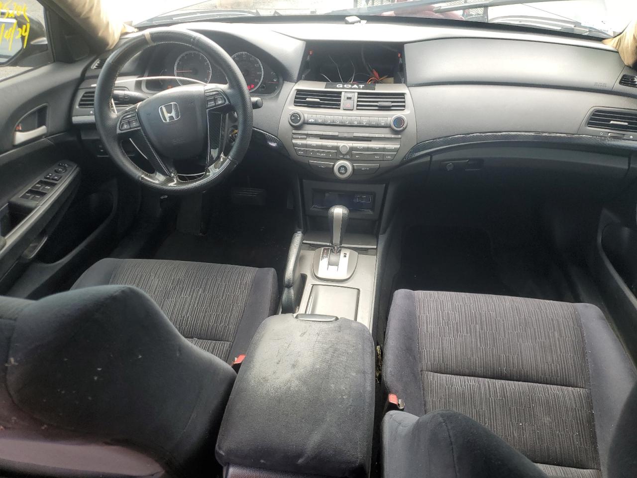 1HGCP2F40BA031858 2011 Honda Accord Lxp