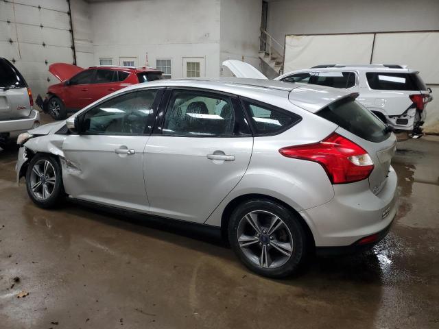 Hatchbacks FORD FOCUS 2014 Silver