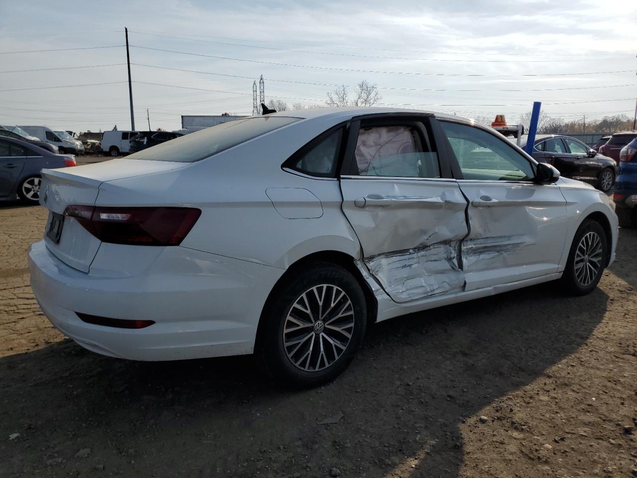 2021 Volkswagen Jetta - Image 3