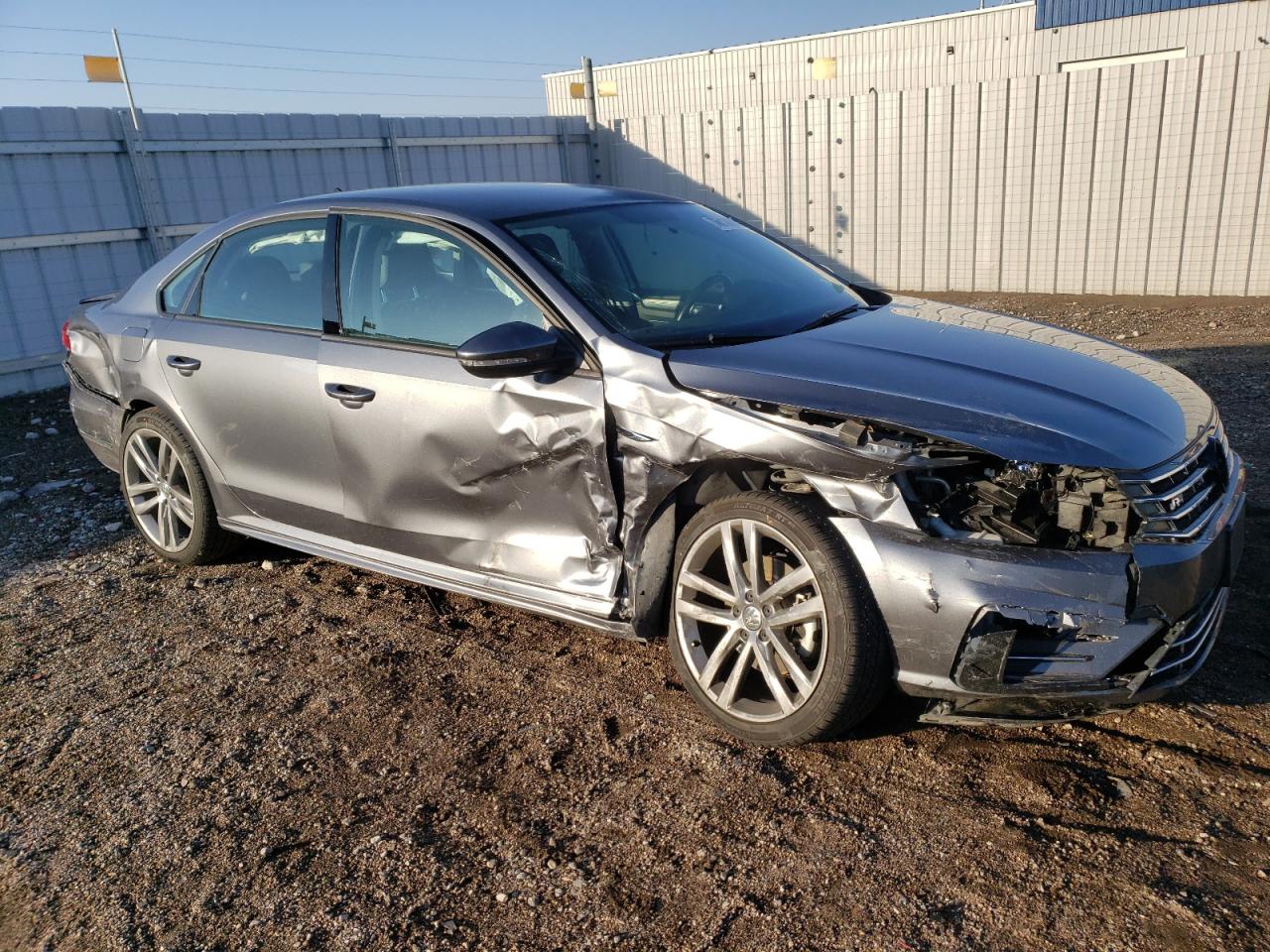 2018 Volkswagen Passat - Image 4