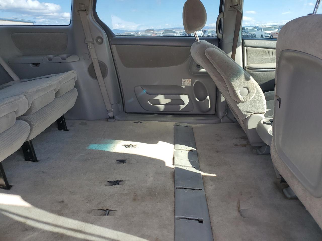 2007 Toyota Sienna - Image 11