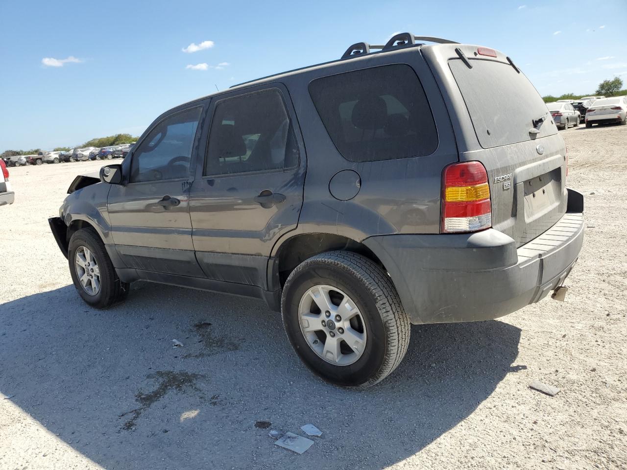 2006 Ford Escape - Image 2