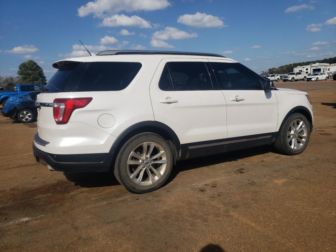 VIN 1FM5K7D83JGC85256 2018 FORD EXPLORER no.3