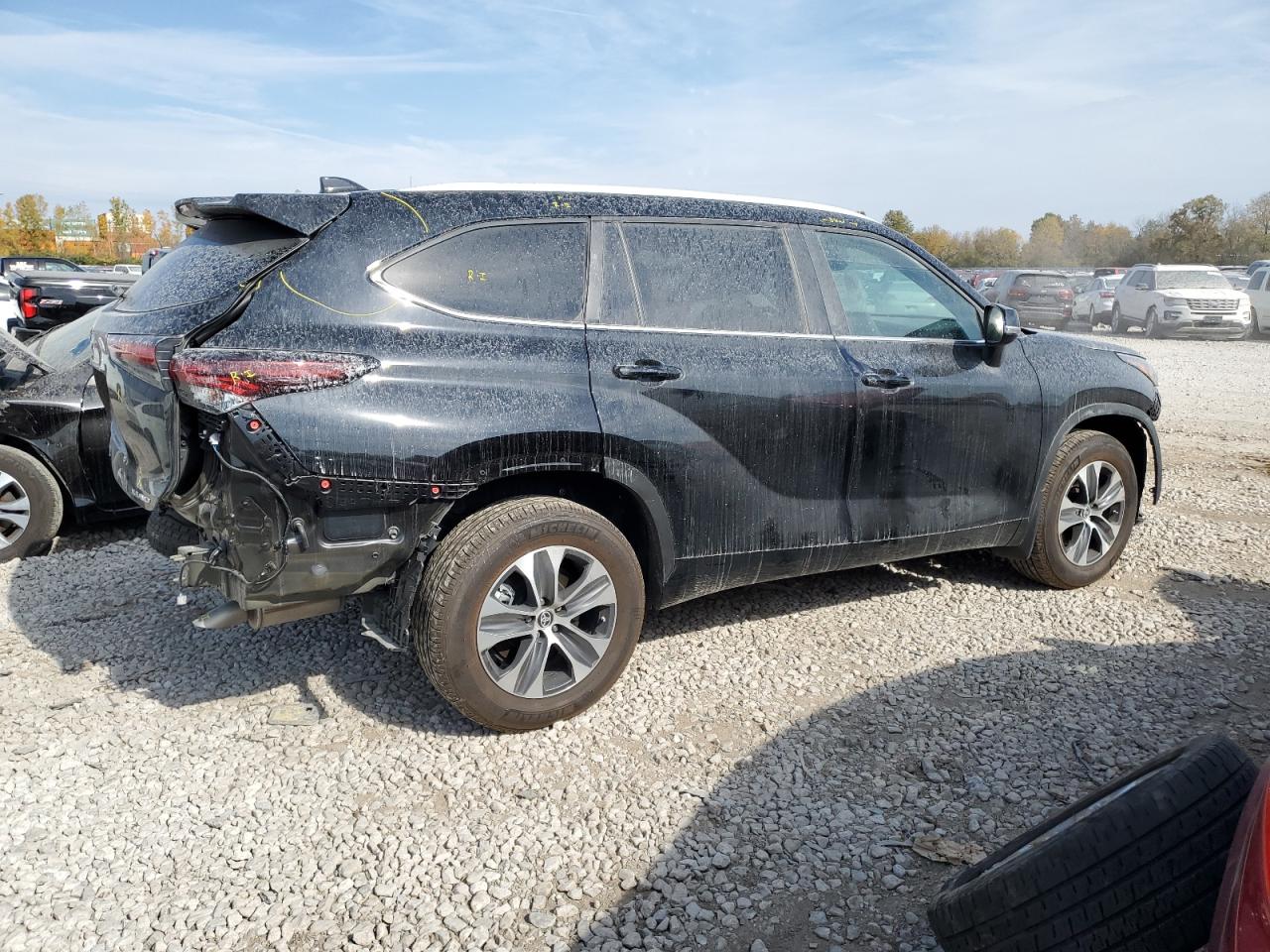 5TDKDRBH5RS561583 2024 Toyota Highlander Le