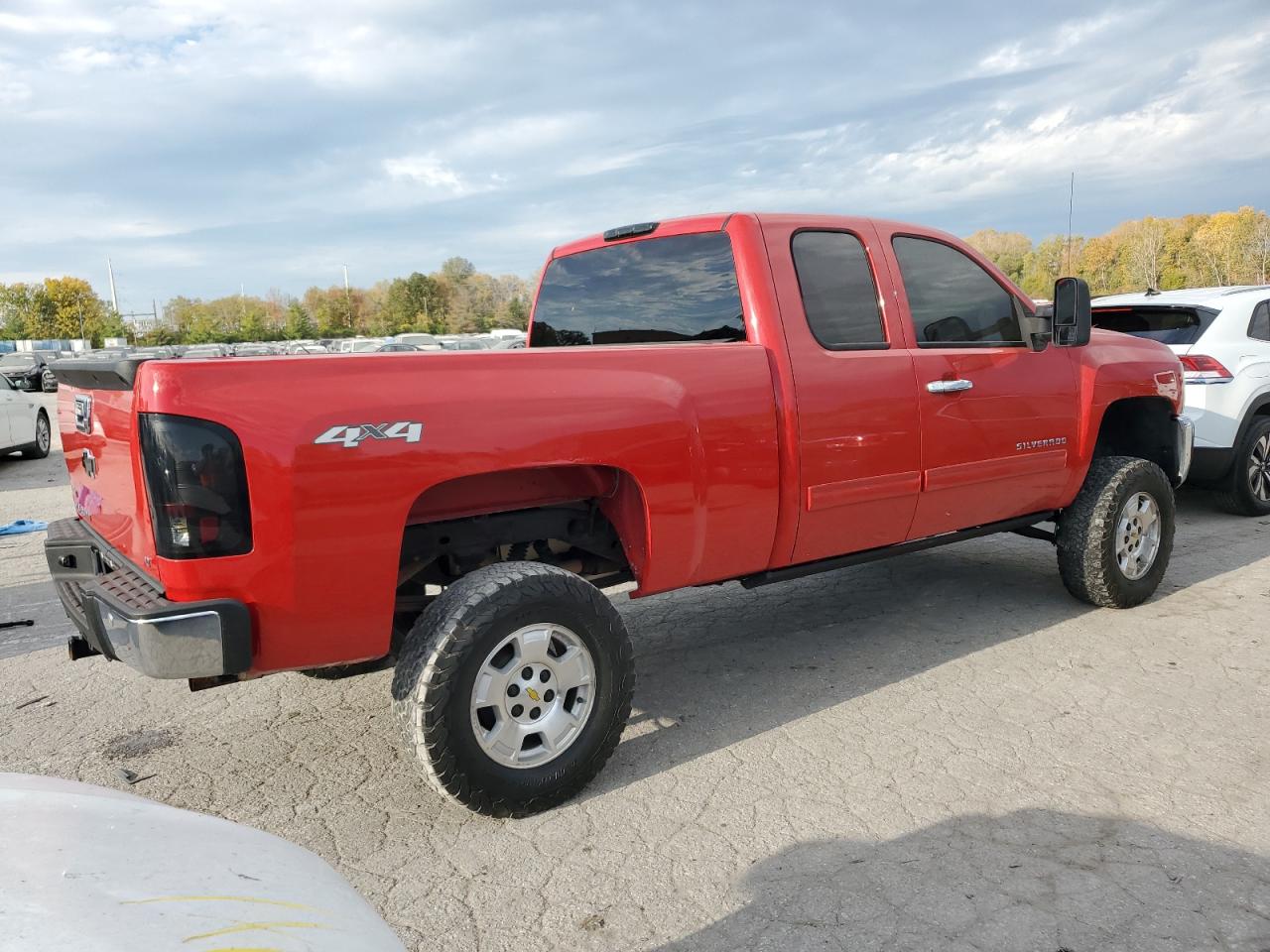2011 Chevrolet Silverado - Image 3