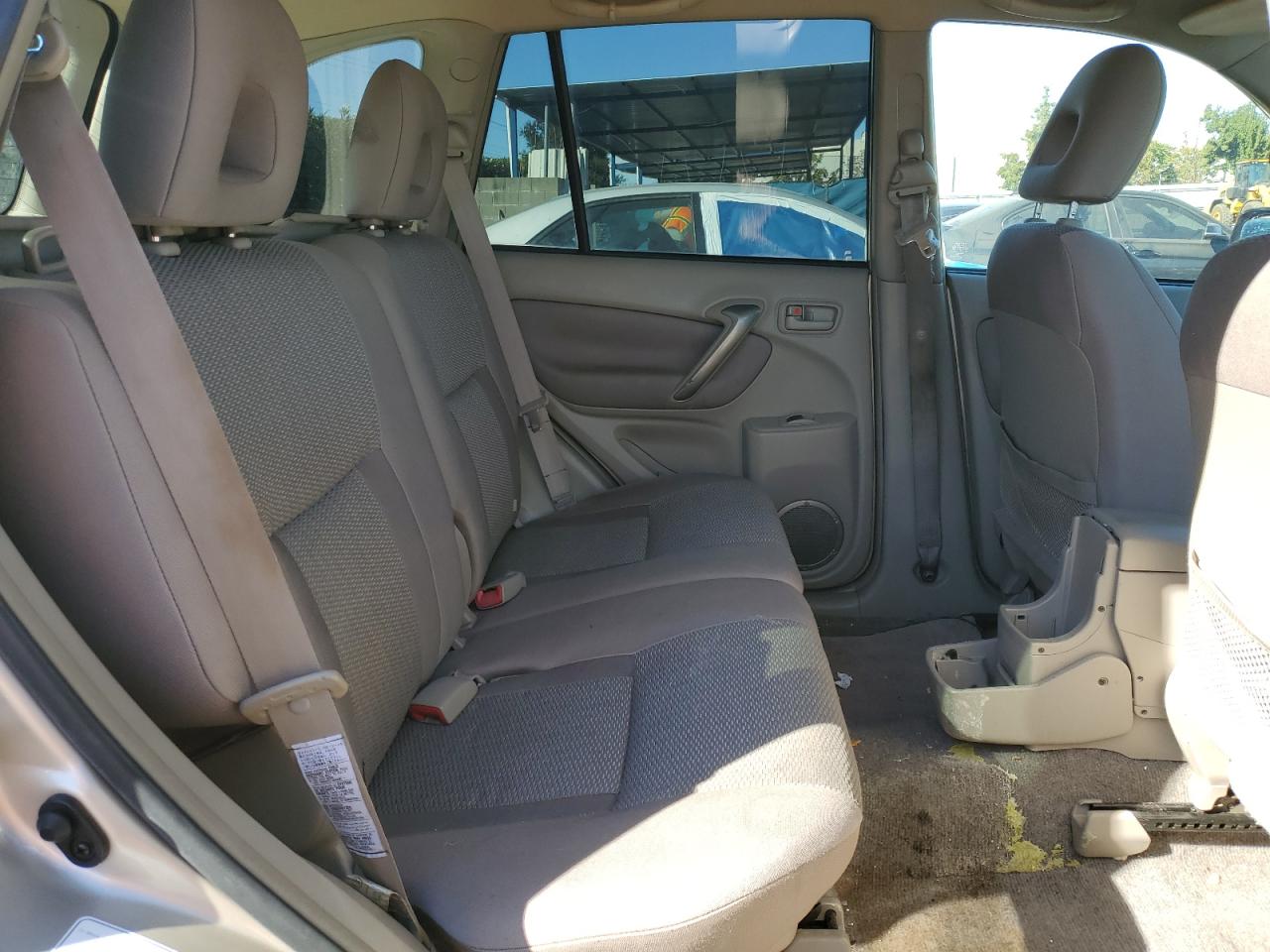 2004 Toyota RAV 4 - Image 12