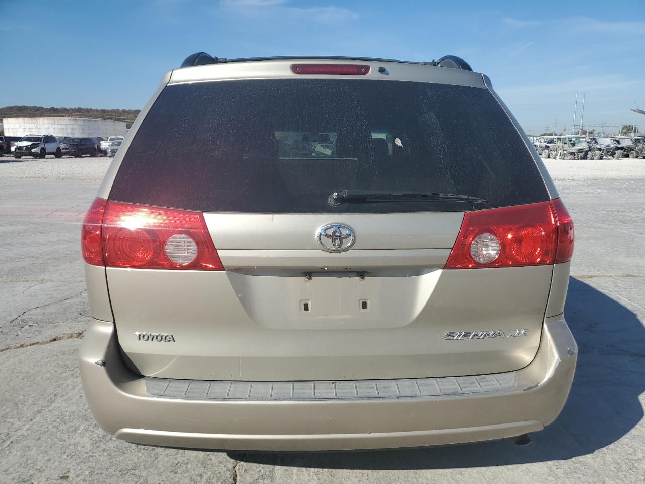 2008 Toyota Sienna - Image 6