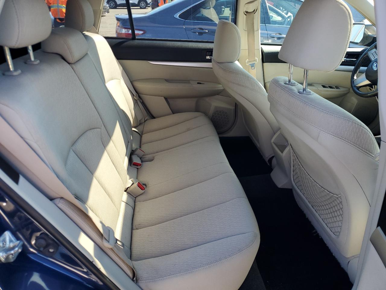 2010 Subaru Outback - Image 11