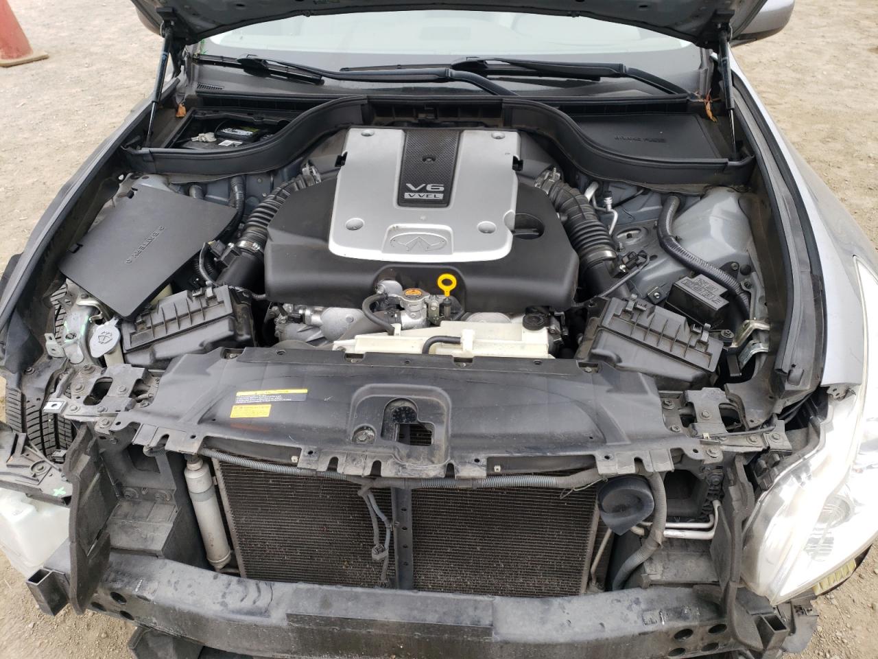 2011 Infiniti G - Image 13