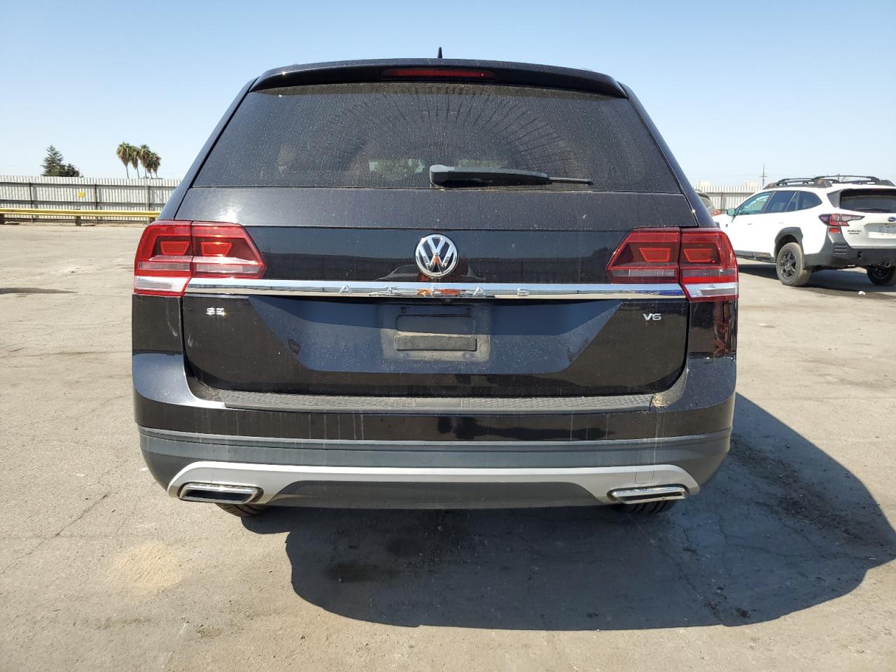 1V2CR2CA2JC534327 2018 Volkswagen Atlas Se