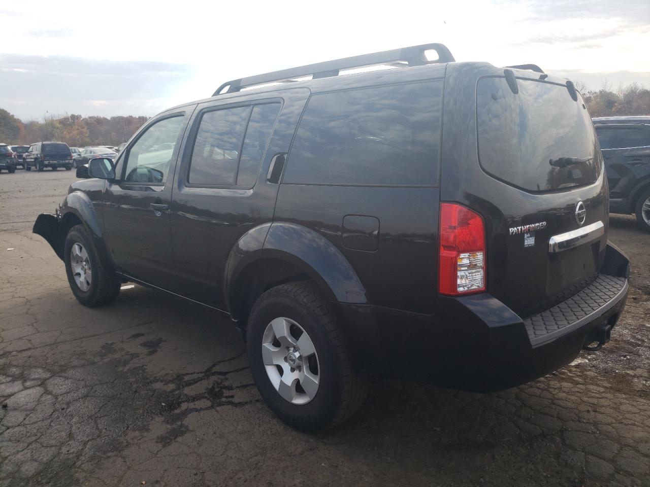 2012 Nissan Pathfinder - Image 2