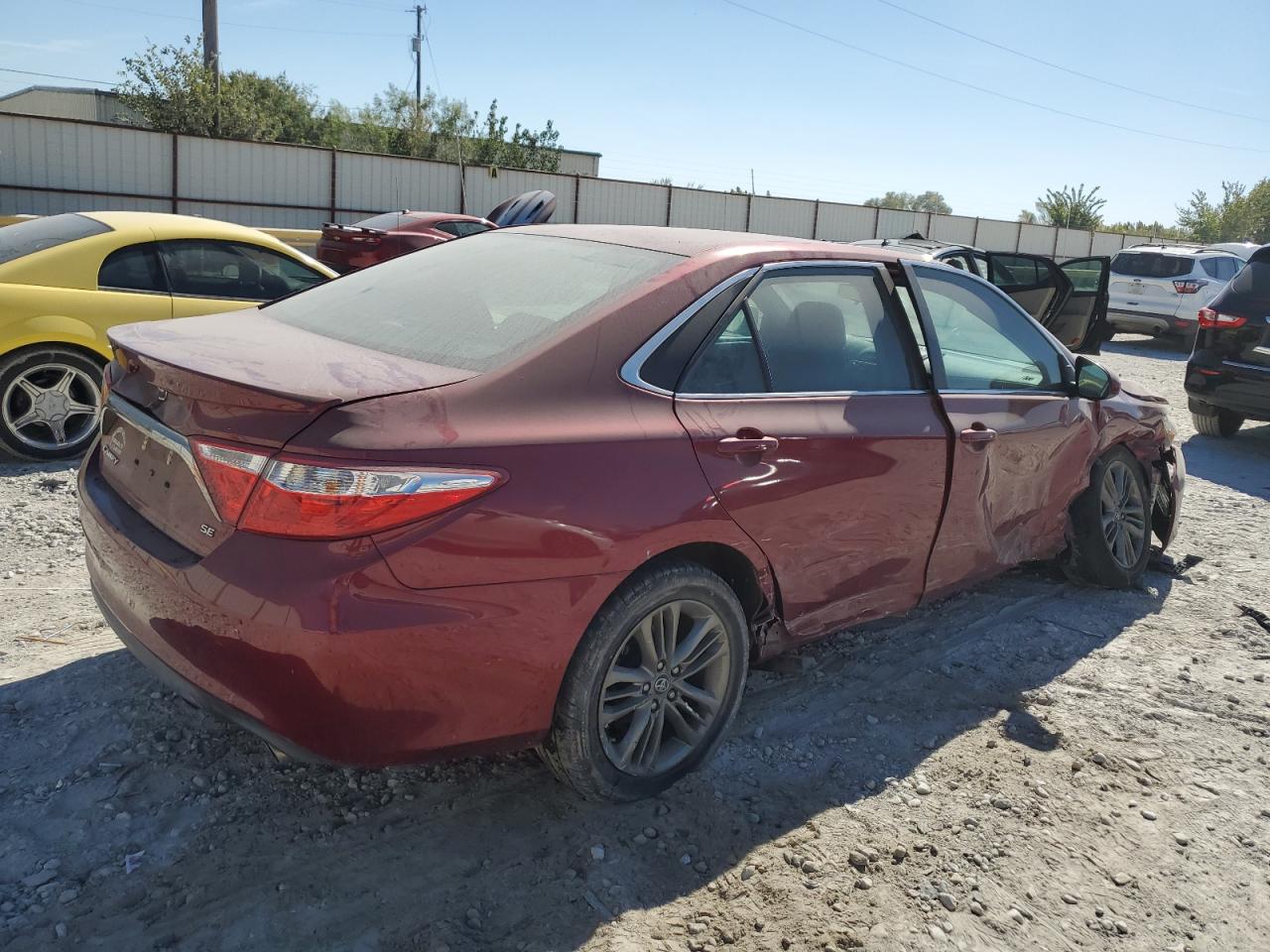 VIN 4T1BF1FK4HU634465 2017 TOYOTA CAMRY no.3