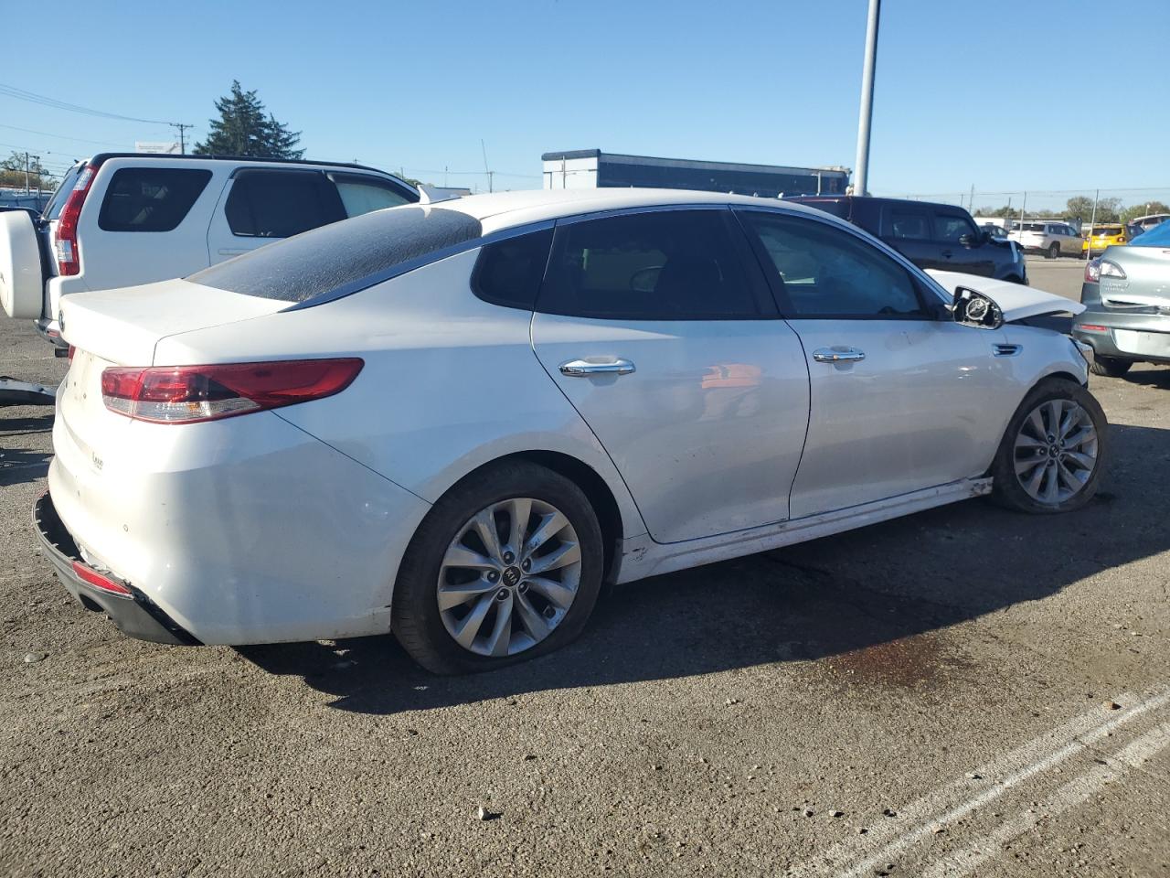 5XXGT4L3XJG265933 2018 Kia Optima Lx