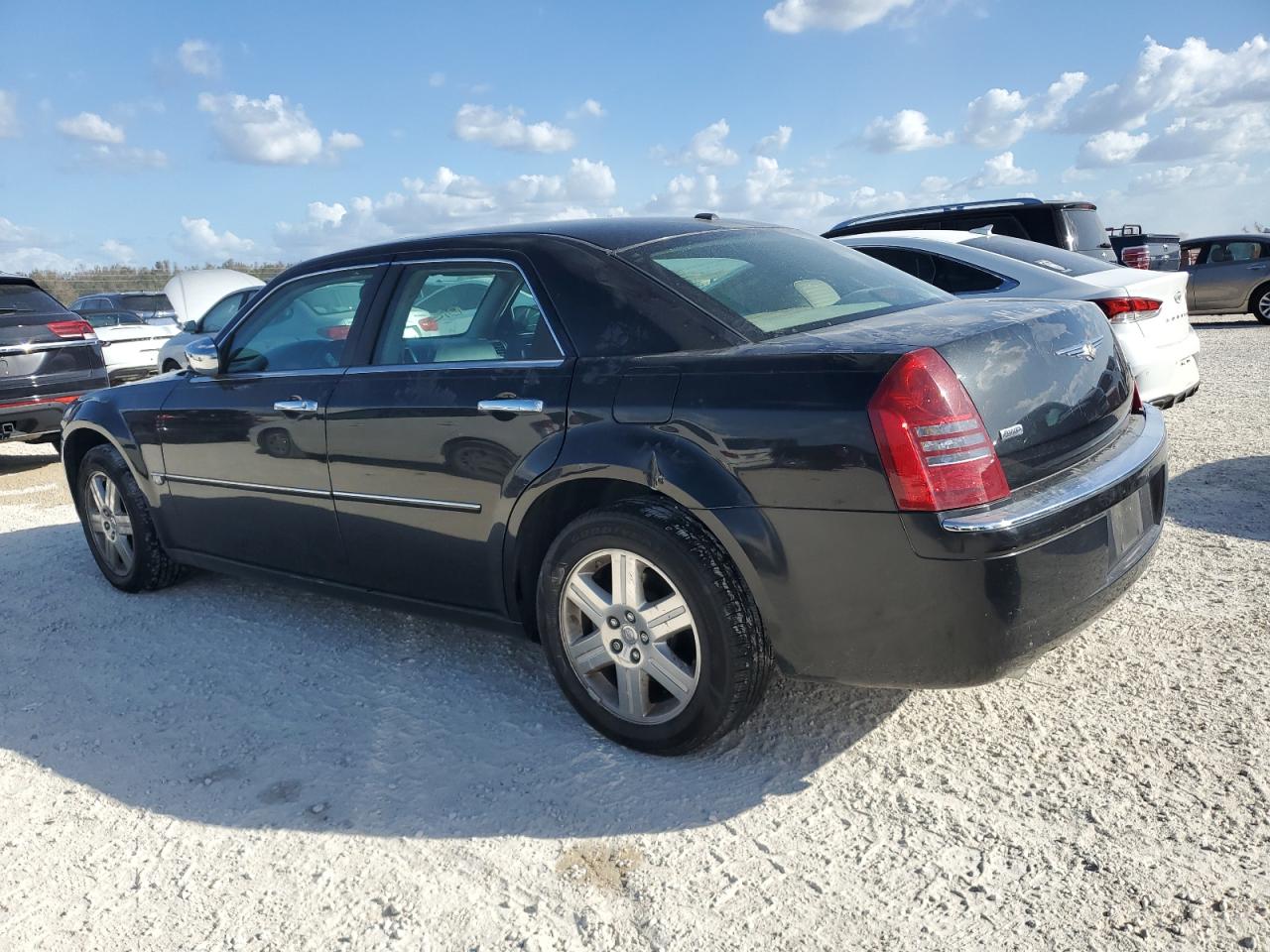 2006 Chrysler 300 - Image 2