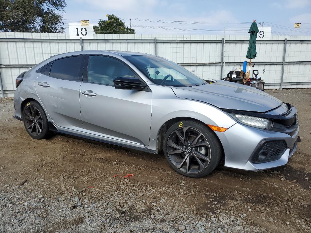 2018 Honda Civic Sport Touring VIN: SHHFK7H91JU415846 Lot: 75963284