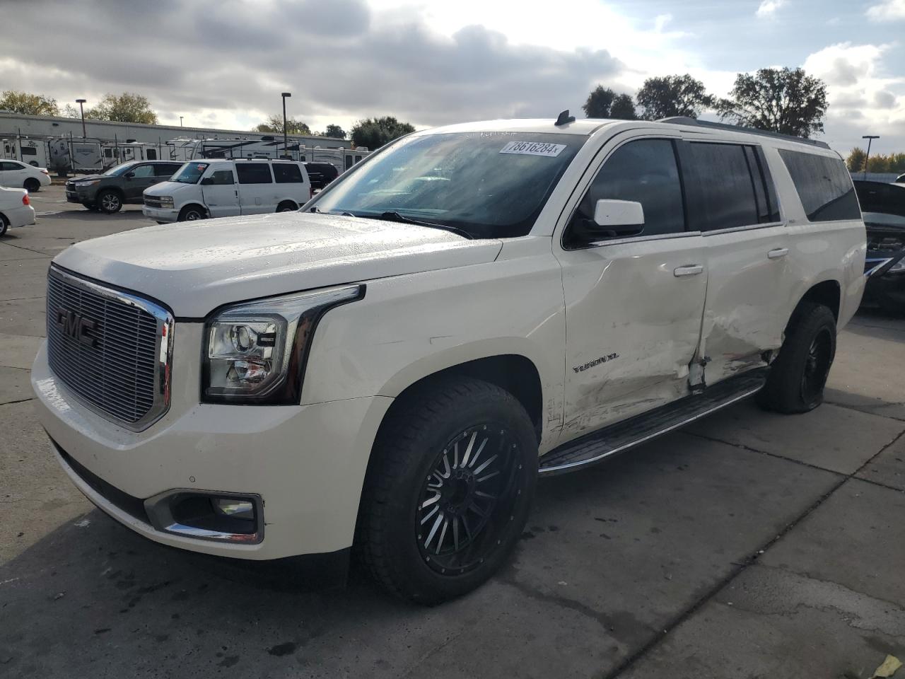 2015 GMC Yukon - Image 1