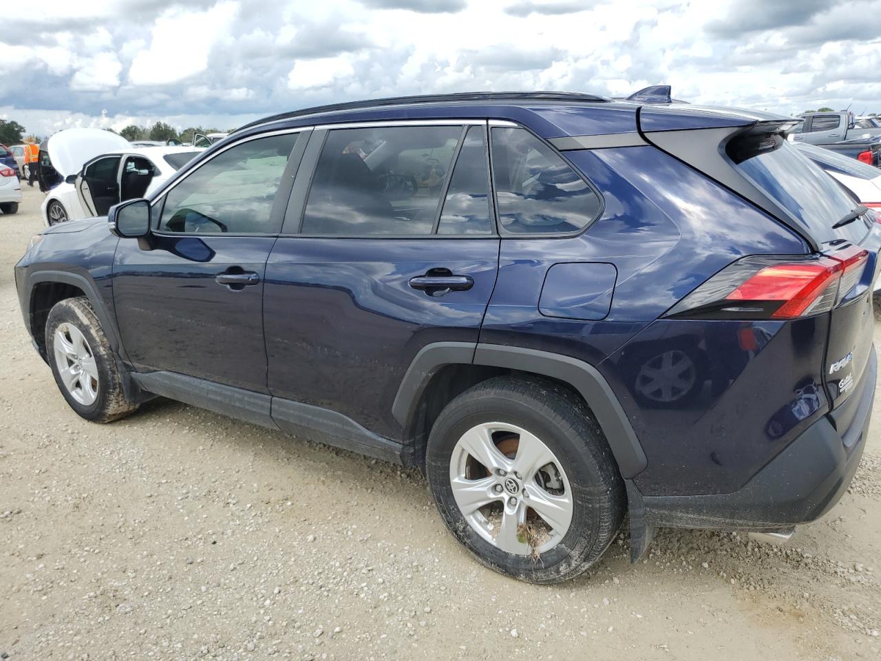 JTMW1RFV2KD037819 2019 TOYOTA RAV 4 - Image 2