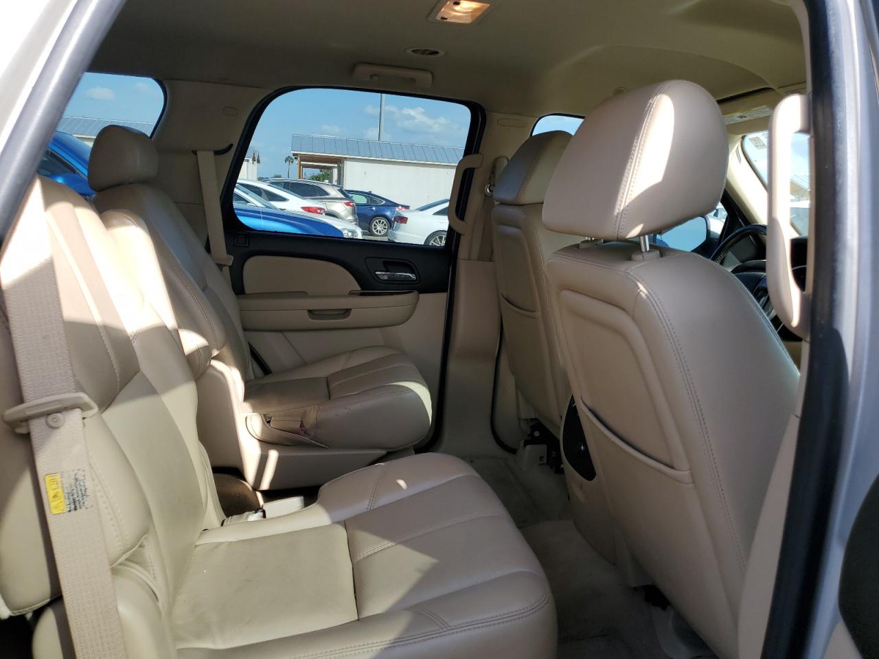 2007 Chevrolet Tahoe - Image 11