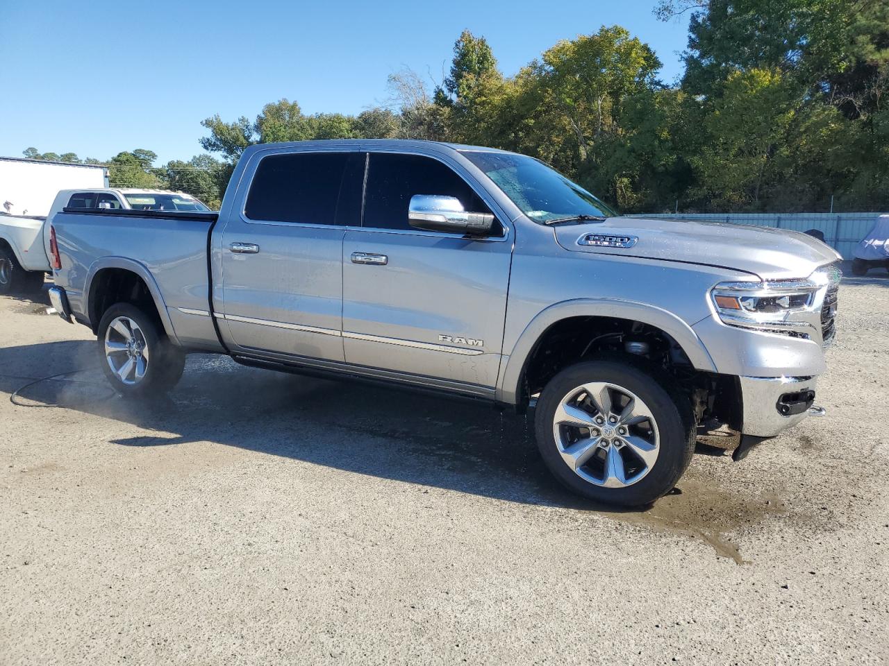 2019 RAM 1500 - Image 4