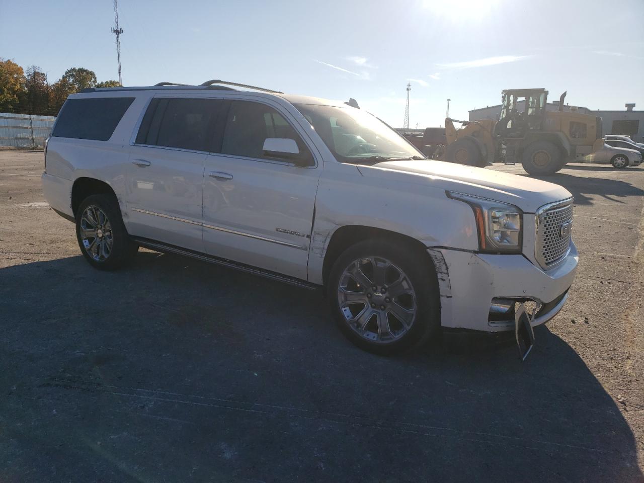 2016 GMC Yukon - Image 4