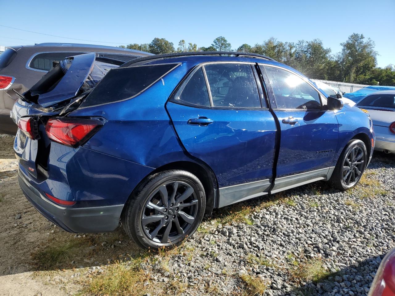 2022 Chevrolet Equinox - Image 3