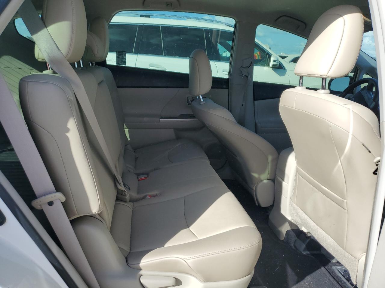 2017 Toyota Prius V VIN: JTDZN3EU6HJ061865 Lot: 76665294