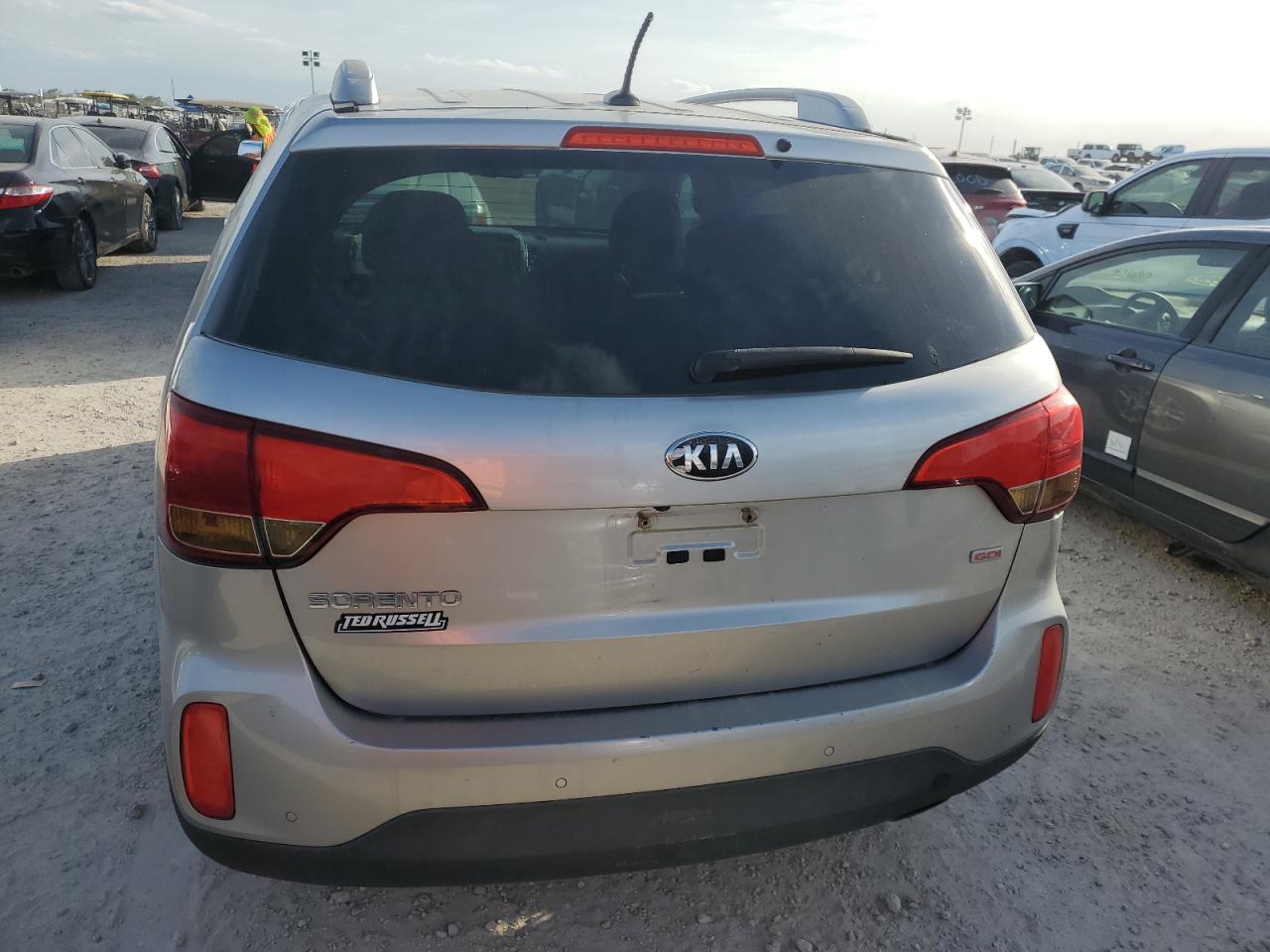 2014 Kia Sorento Lx VIN: 5XYKT3A68EG511798 Lot: 76616114